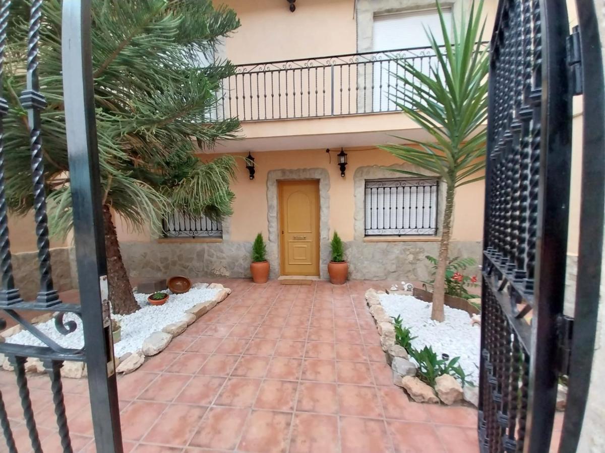 Casa Rural Roa Casinos Exterior photo