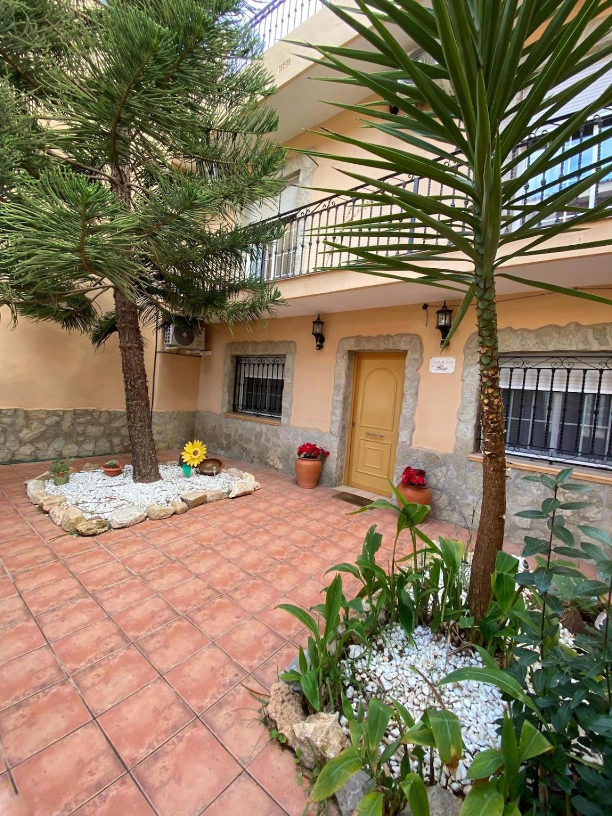 Casa Rural Roa Casinos Exterior photo